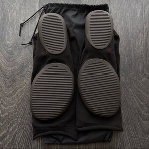 YEEZY - New and Authentic Pods Size 1 & 2